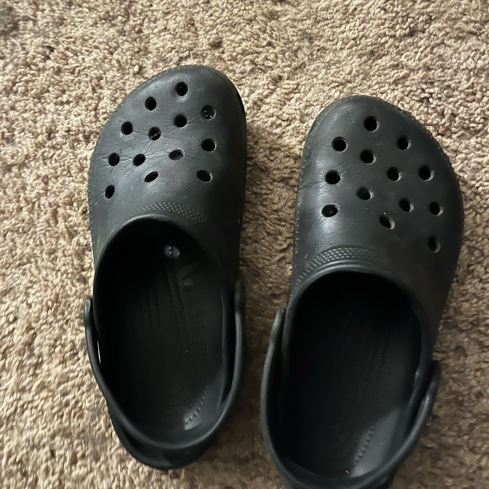 Size 3 kids black crocs